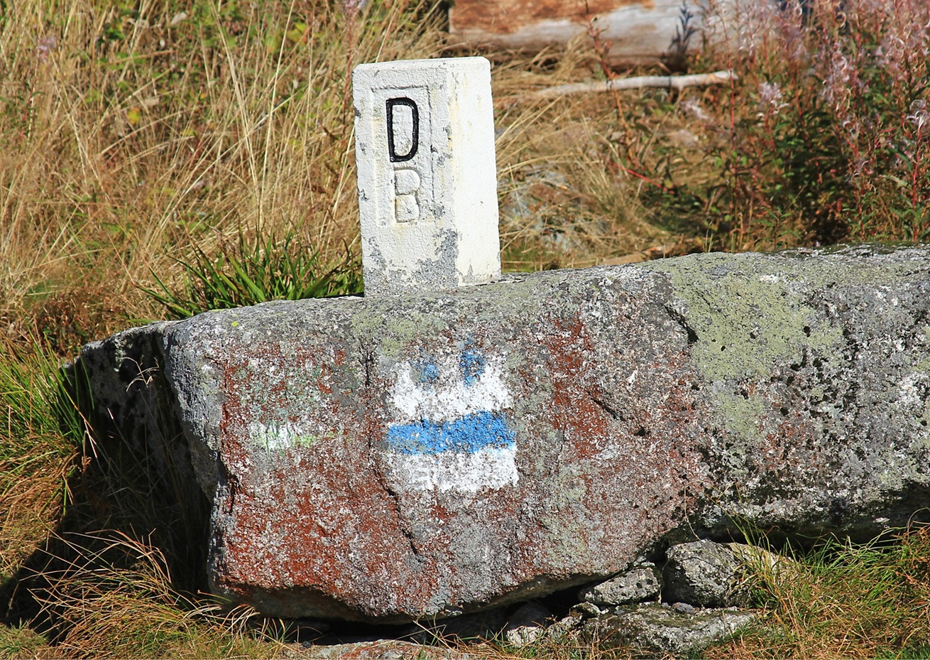 Alter Grenzstein in Bayern an der tschechischen Grenze. Quelle: Canva.